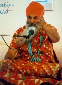 Yogi Bhjajan Speaking - Amore